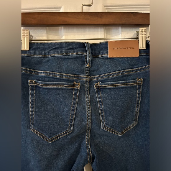 NWT BCBG MAX AZRIA Dark Wash Flare Jeans size 25 (runs small) - Picture 6 of 7